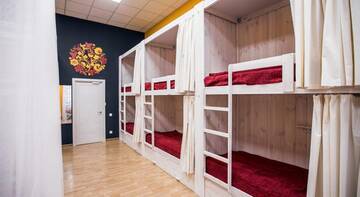 Фото номера Кровать в 13-местном общем номере смешанного типа Гостиница YES! hostel г. Нижний Новгород 5