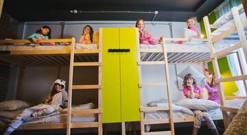 Фото номера Кровать в общем четырехместном номере Гостиница Fabrika Hostel&Gallery г. Нижний Новгород 3