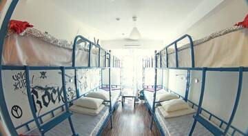 Фото номера Кровать в общем 8-местном номере с ванной комнатой Гостиница Best Days Hostel &amp; Club г. Нижний Новгород 2