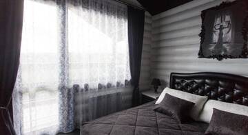 Фото номера Двухместный номер Делюкс с 1 кроватью и балконом Гостиница LogHouse г. Нижний Новгород 7