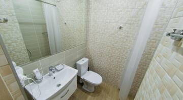 Фото номера Семейный номер с душем Гостиница Hit Hotel г. Нижний Новгород 3