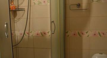 Фото номера Двухместный номер с 2 двуспальными кроватями Гостиница Марисобель г. Нижний Новгород 4