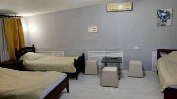 Фото номера Стандартный семейный номер Гостиница Rest Home г. Нижний Новгород 6