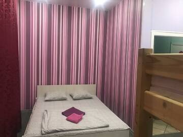 Фото номера Номер стандарт семейный с 1 двуспальной и 1 двухъярусной кроватями Хостел Сладкий г. Нижний Новгород 2