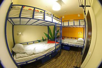 Фото номера Кровать в четырехместном номере  Хостел Best Days Hotel г. Нижний Новгород 12