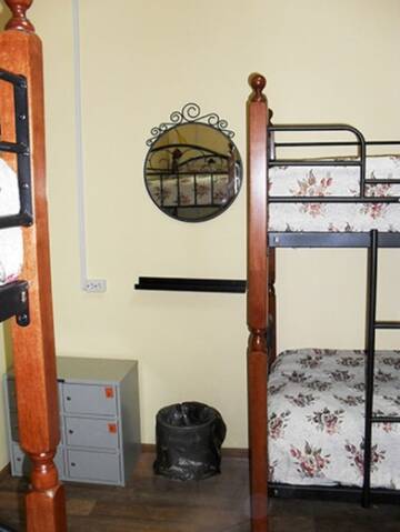 Фото номера Односпальная кровать в в номере на 4 человека Хостел Хостел Home Hostel NN г. Нижний Новгород 5